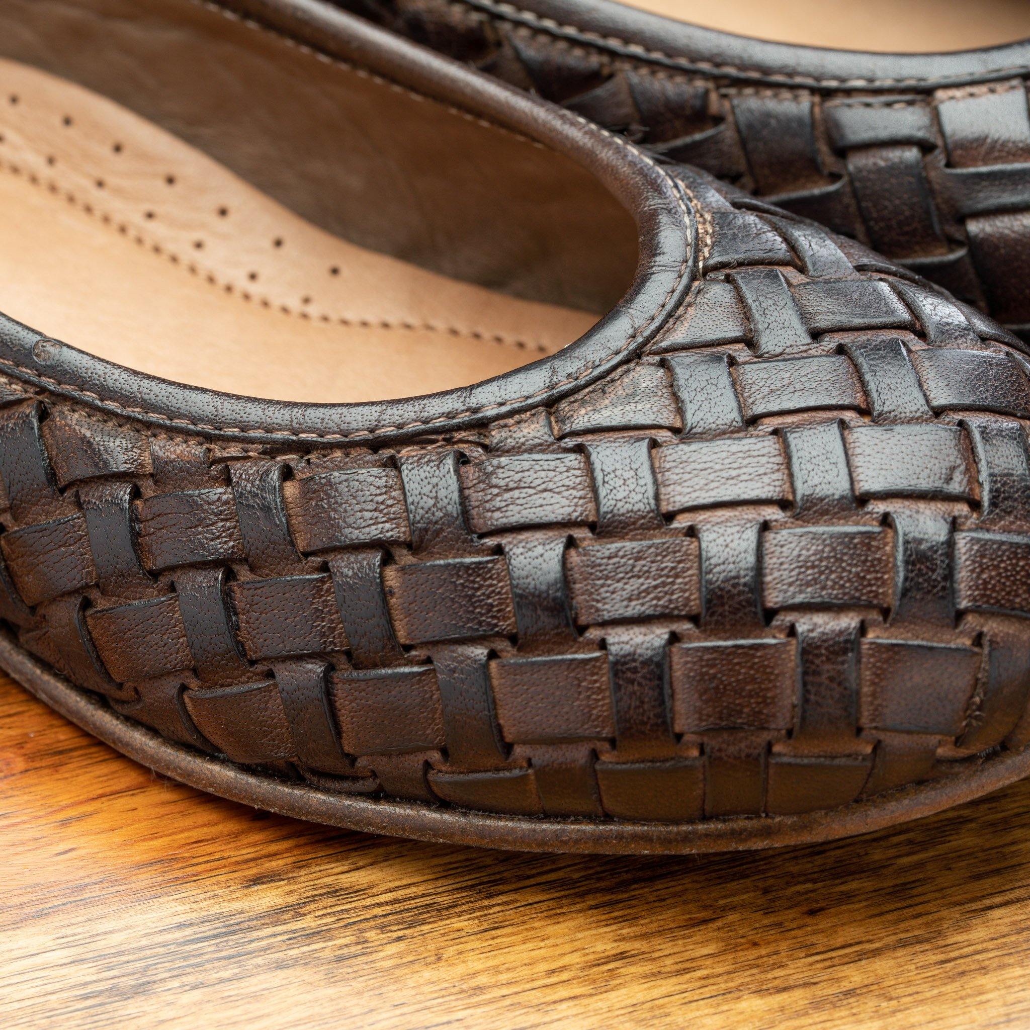 Up close photo of the woven details on the toe of the B940 Calzoleria Toscana Tobacco Woven Melania Ballerina