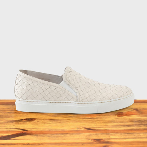 Off White / 40 EU - 7 US / Sneakers