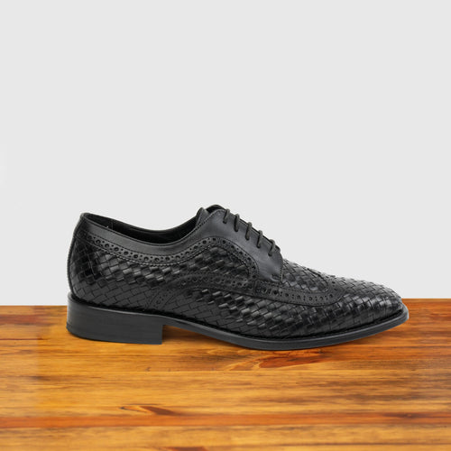 Black / 41 EU - 8 US / Lace Ups