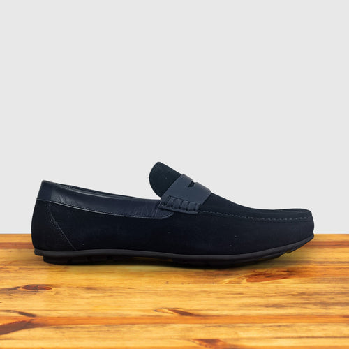 Navy Blue / 40 EU - 7 US