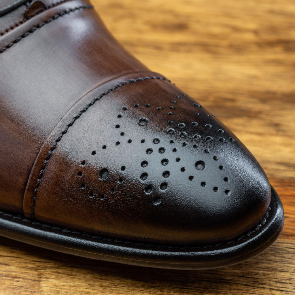 Up close picture of the Medallion Toe of the 2361 Calzoleria Toscana Brown Cayenne Calf Cap Toe