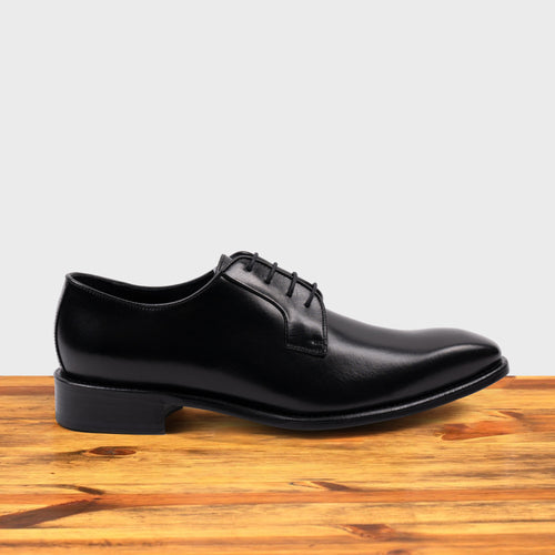 Black / 40 EU - 7 US / Lace Ups