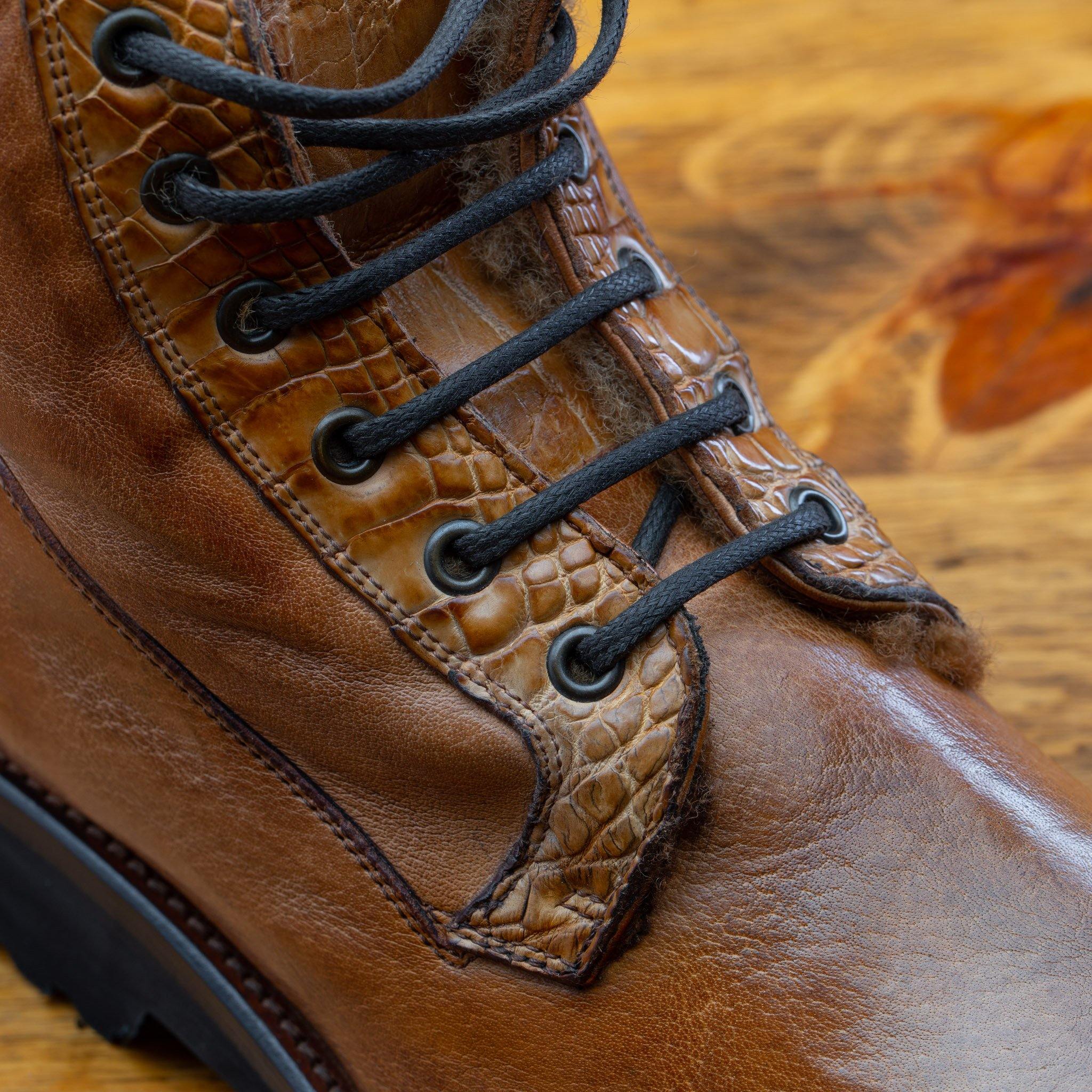 Up close picture of the 6 eyelet of the 3236 Calzoleria Toscana Brick Shearling Boot