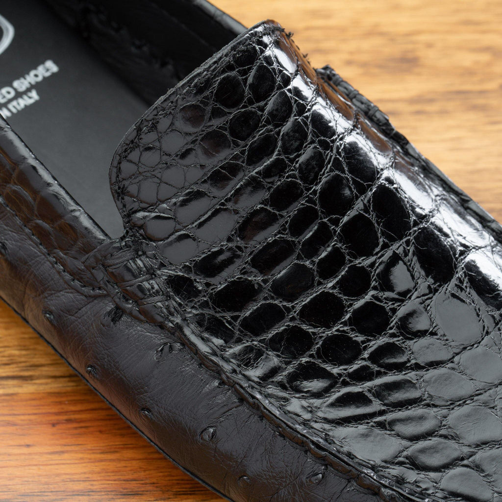 Up close picture of the Alligator vamp on 8675 Calzoleria Toscana Ostrich and Alligator Driver