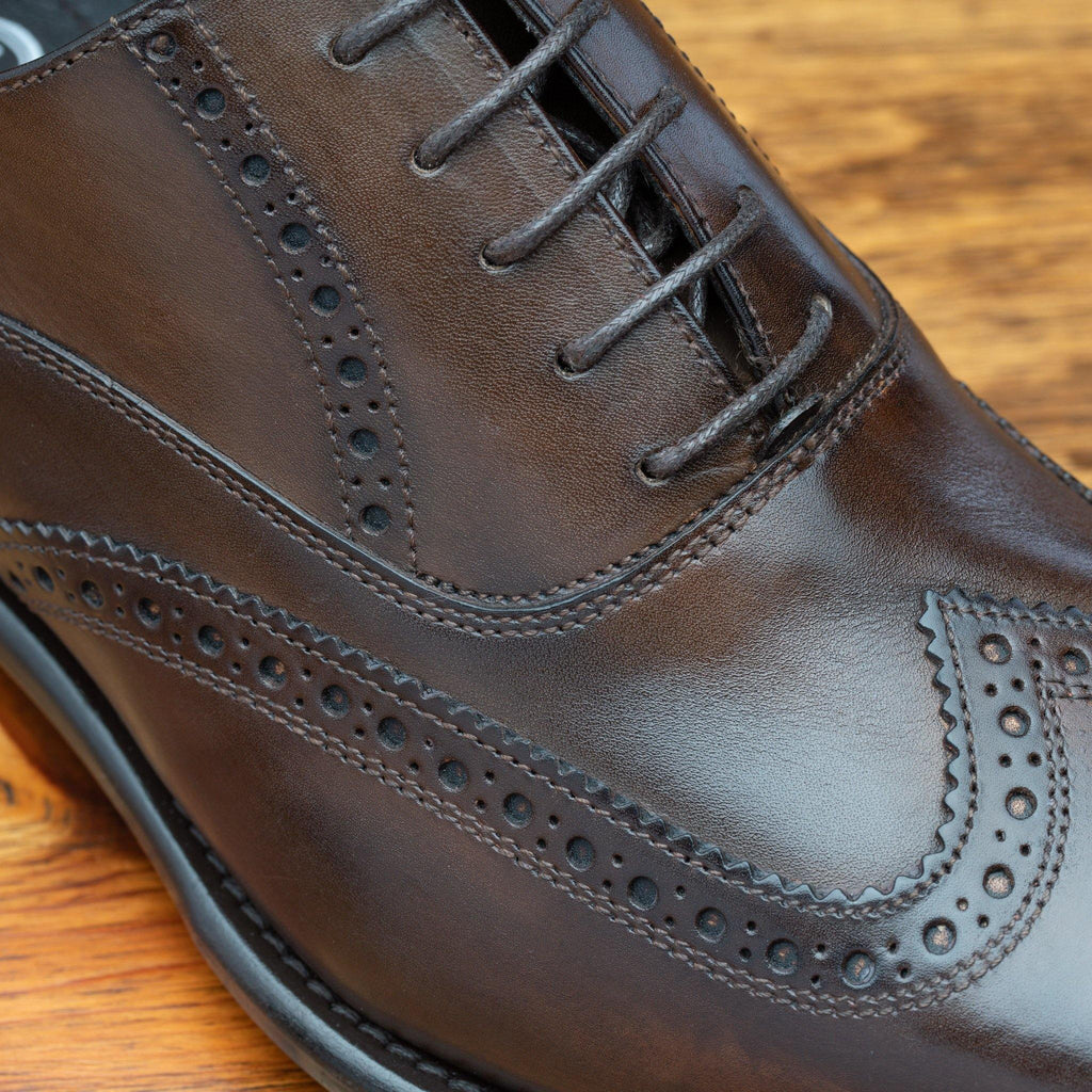 Up close picture of the vamp showing the wingtip details of H310 Calzoleria Toscana Fondant Onice Wingtip Balmoral
