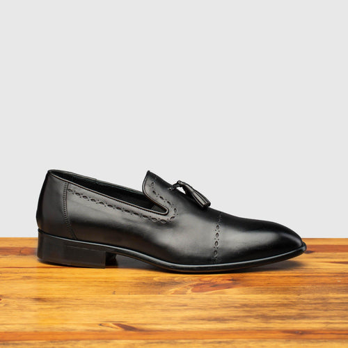 Black / 41 EU - 8 US / Slip-Ons