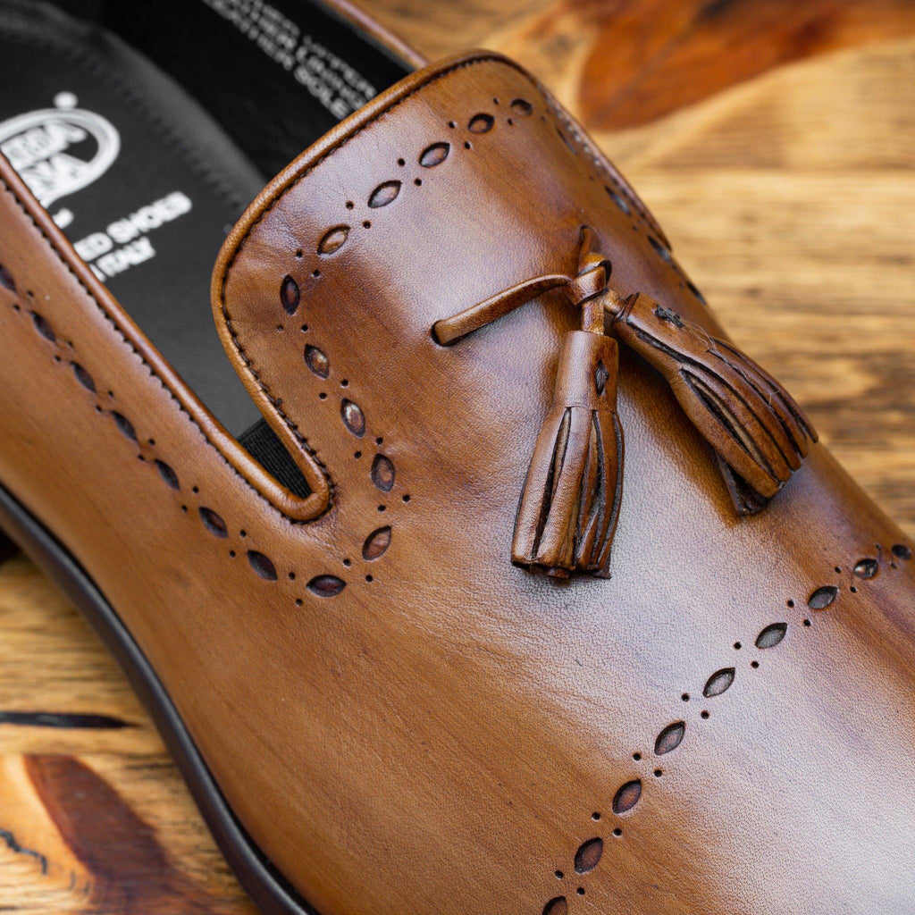 Up close picture of the vamp showing the tassel on H614 Calzoleria Toscana Chestnut Tassel Slip-On