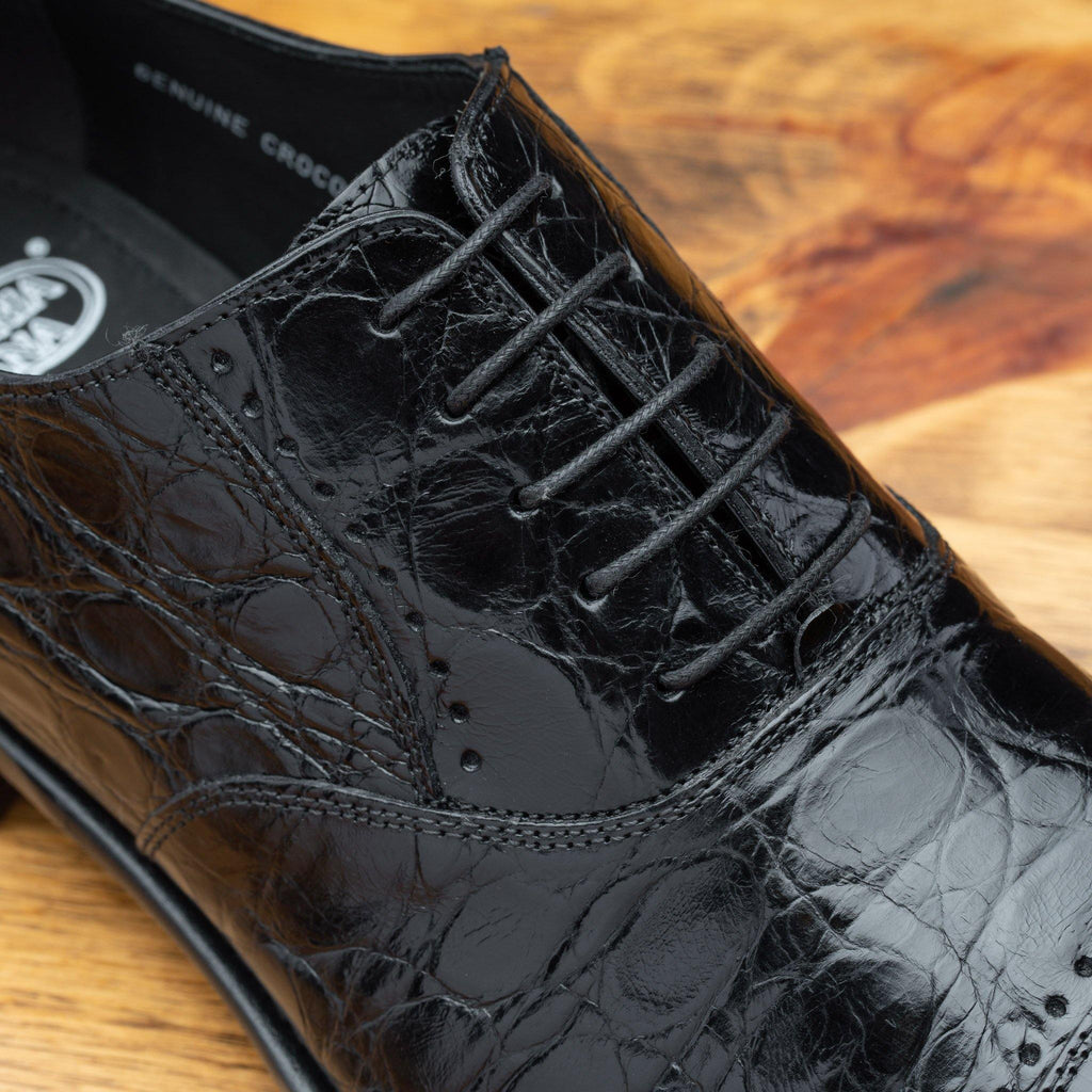 Up close picture of the vamp showing the 5 eyelet of H779 Calzoleria Toscana Black Silver Flanks Cap Toe