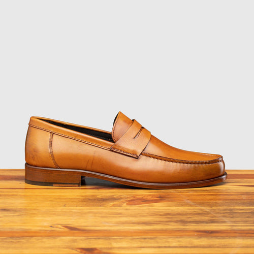 Dark Caramel / 39 EU - 6 US / Loafers