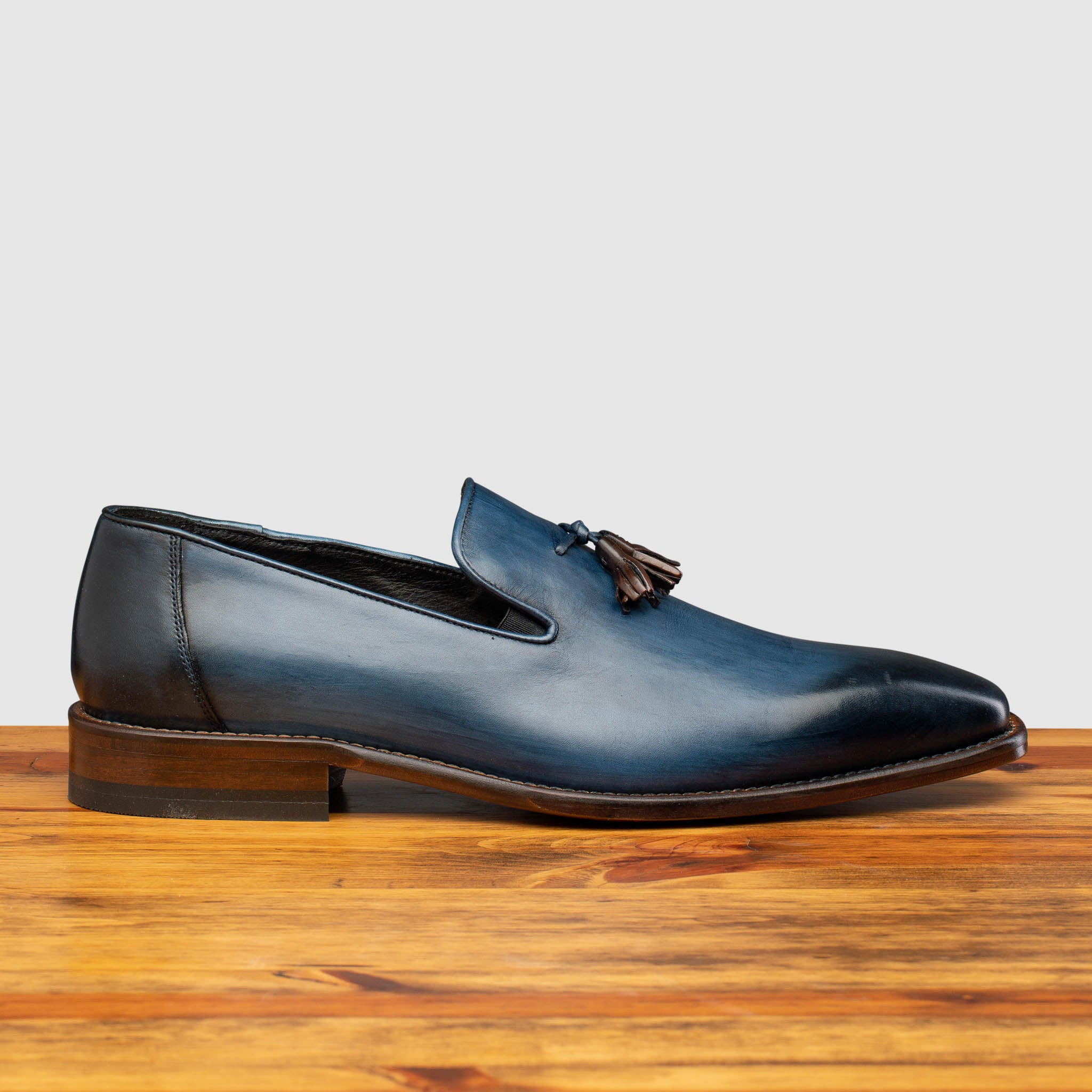 handmade black leather simple unique loafer slips on taseels men shoes